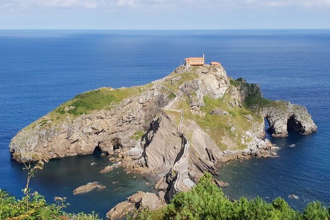 Private Gaztelugatxe, Guggenheim and Bilbao Tour from San Sebastian