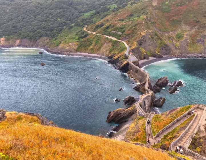The approach path and causeway to Gaztelugatxe seen from above